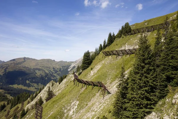 Hambatan Avalanche Jembatan Salju Walmendingerhorn Kleinwalsertal Allguer Alps Vorarlberg Austria — Stok Foto