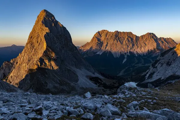 Summit Sonnenspitze Zugspitze Background Evening Light Ehrwald Auerfern Tyrol Austria — Stock Photo, Image