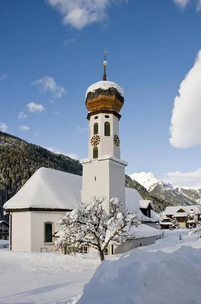 Igreja Coberta Neve Gallenkirch Montafon — Fotografia de Stock