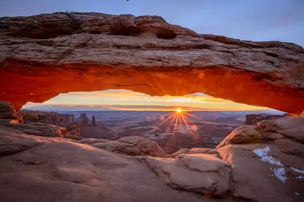View Arch Mesa Arch Sunrise Sunstar Colorado River Canyon Sal — Stock Photo, Image