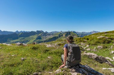 Koblat High Trail at the Nebelhorn, rear Hochvogel, Allgaeu Alps, Allgaeu, Bavaria, Germany, Europe clipart