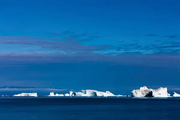 Icebergs Mar Ártico Scoresbysund Gronelândia Oriental Gronelândia América Norte — Fotografia de Stock