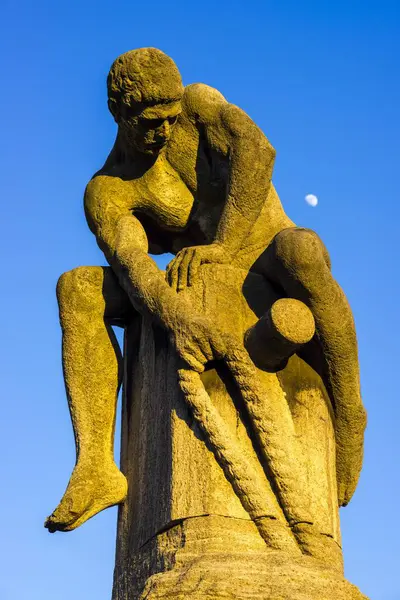 Skulptur Slæbebåd Krig Mand Nikolaus Friedrich Køln Nordrhein Westfalen Tyskland - Stock-foto