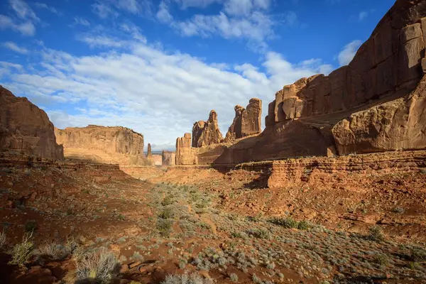Park Avenue Trail Rock Formation Courthouse Towers Arches National Park — Stock Photo, Image
