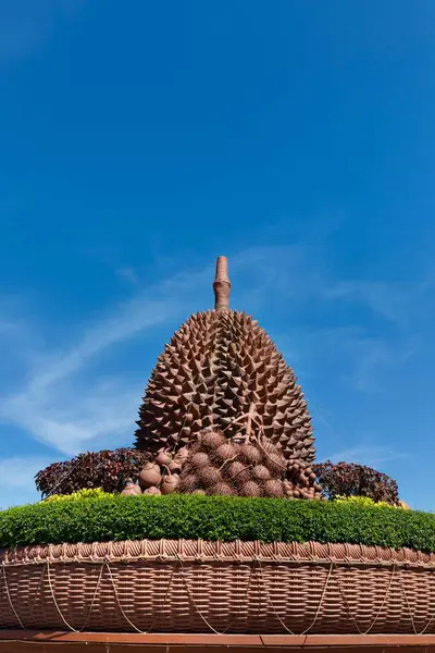 ドリアン記念碑 ドリアンフルーツの巨大な像 カンボジア アジア ロイヤリティフリーのストック写真