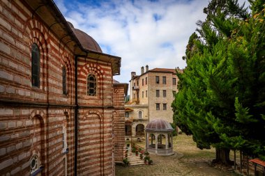 Aziz George 'un limanı Zograf Manastırı ya da Yunanistan' daki Zograf Manastırı. Dokuzuncu veya onuncu yüzyılın sonlarında Ohri 'li üç Bulgar tarafından kurulmuştur..