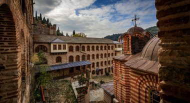 Aziz George 'un limanı Zograf Manastırı ya da Yunanistan' daki Zograf Manastırı. Dokuzuncu veya onuncu yüzyılın sonlarında Ohri 'li üç Bulgar tarafından kurulmuştur..