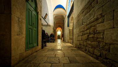 Aziz George Zograf Manastırı ya da Yunanistan 'daki Zograf Manastırı. Dokuzuncu veya onuncu yüzyılın sonlarında Ohri 'li üç Bulgar tarafından kurulmuştur..