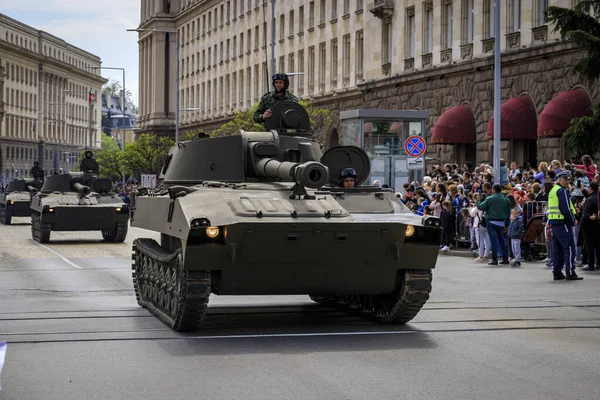 Sofya, Sofya, Bulgaristan - 05.06.2023: Bulgar ordusunun askeri geçidi