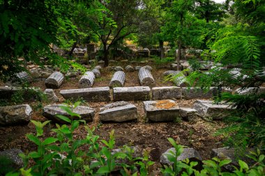 Troy, arkeolojik alan. 1998 yılından bu yana UNESCO Dünya Mirasları listesine eklenmiştir..