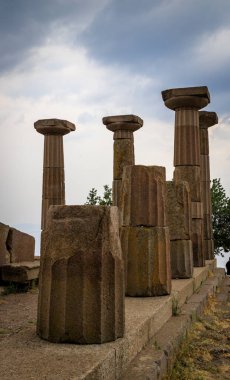 Assos - bugünkü Behramkale yakınlarında antik bir Yunan kenti