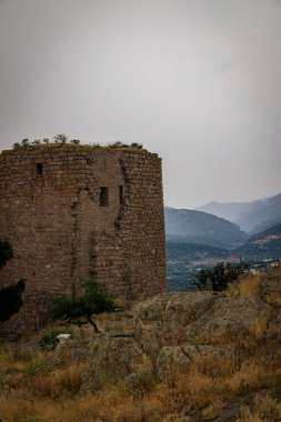 Assos - bugünkü Behramkale yakınlarında antik bir Yunan kenti