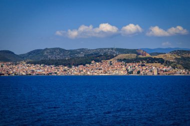 Kuzeydoğu Ege Denizi 'nde yer alan bir Yunan adası olan Lesbos veya Lesvos' a bakın