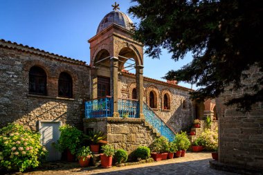Kuzeydoğu Ege Denizi 'nde yer alan bir Yunan adası olan Lesbos veya Lesvos' a bakın