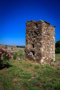 Kuzeydoğu Ege Denizi 'nde yer alan bir Yunan adası olan Lesbos veya Lesvos' a bakın
