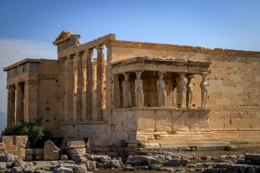 Atina 'dan manzara - Akdeniz' in büyük bir kıyı kenti ve Yunanistan 'ın hem başkenti hem de en büyük kentidir.