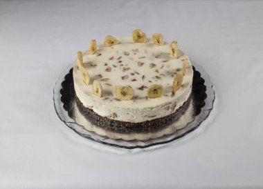 Ev yapımı kek. Yapay ışık altında çekilmiş..