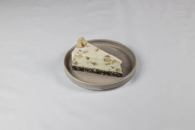 Ev yapımı kek. Yapay ışık altında çekilmiş..