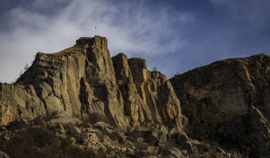 Stolo rock fenomeninden bir görüntü. Ponor Dağı 'nın tacındaki mücevher. Sofya 'dan Montana' ya (Sofya 'ya yaklaşık 50 km uzaklıkta) Bulgaristan' ın Svoge kenti yakınlarında yer almaktadır.).