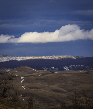 Stolo rock fenomeninden bir görüntü. Ponor Dağı 'nın tacındaki mücevher. Sofya 'dan Montana' ya (Sofya 'ya yaklaşık 50 km uzaklıkta) Bulgaristan' ın Svoge kenti yakınlarında yer almaktadır.).