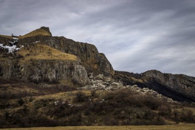 Stolo rock fenomeninden bir görüntü. Ponor Dağı 'nın tacındaki mücevher. Sofya 'dan Montana' ya (Sofya 'ya yaklaşık 50 km uzaklıkta) Bulgaristan' ın Svoge kenti yakınlarında yer almaktadır.).