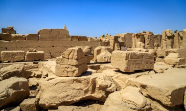  Luxor, Mısır - 05.01.2024: Luxor - Mısır 'ın güneyindeki Nil Nehri' nin doğu kıyısında bir şehir. Antik Thebes 'in, firavunun başkentinin, gücünün doruk noktasında.