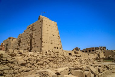  Luxor, Mısır - 05.01.2024: Luxor - Mısır 'ın güneyindeki Nil Nehri' nin doğu kıyısında bir şehir. Antik Thebes 'in, firavunun başkentinin, gücünün doruk noktasında.