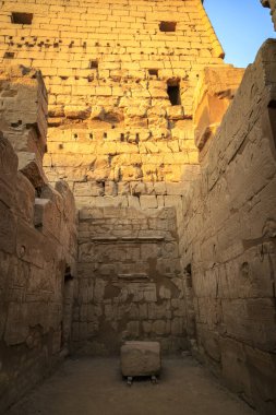  Luxor, Mısır - 05.01.2024: Luxor - Mısır 'ın güneyindeki Nil Nehri' nin doğu kıyısında bir şehir. Antik Thebes 'in, firavunun başkentinin, gücünün doruk noktasında.