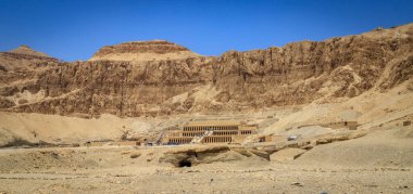 Al Qarna, Luxor, Mısır - 05.01.2024: Hatshepsut Morg Tapınağı