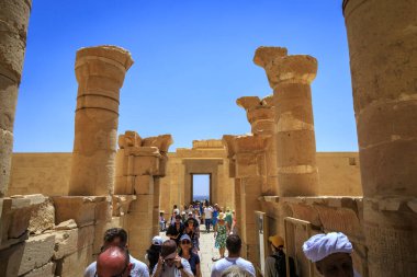 Al Qarna, Luxor, Mısır - 05.01.2024: Hatshepsut Morg Tapınağı