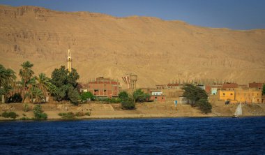 Nil nehri, Mısır 'da yelken açarken görüntüle