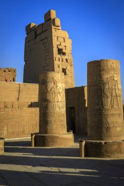 Agoa Ash Shatb, Markaz Kom Ombo, Mısır - 05.02.2024: Kom Ombo Tapınağı. Riverside Ptolemaic dönemi tapınağı, benzersiz ikili yapısı ile bilinir.