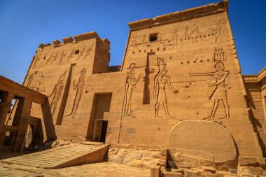 Aswan, Mısır - 05.02.2024: Bu tapınak tanrıça Isis 'e adanmıştır. Aswan 1, Mısır.