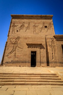 Aswan, Mısır - 05.02.2024: Bu tapınak tanrıça Isis 'e adanmıştır. Aswan 1, Mısır.