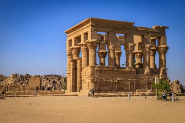 Aswan, Mısır - 05.02.2024: Bu tapınak tanrıça Isis 'e adanmıştır. Aswan 1, Mısır.