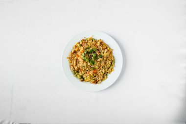 Yeni hazırlanmış yemek / yemek bir restoranda servis edilecek.