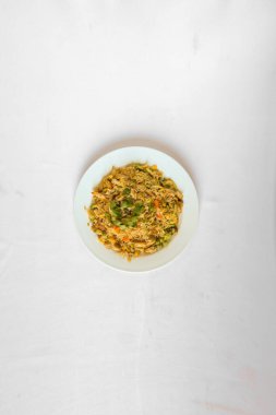 Yeni hazırlanmış yemek / yemek bir restoranda servis edilecek.