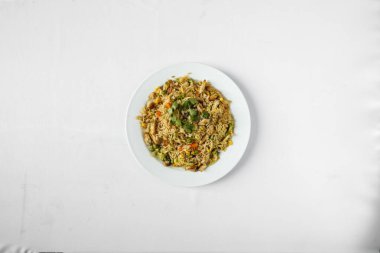 Yeni hazırlanmış yemek / yemek bir restoranda servis edilecek.