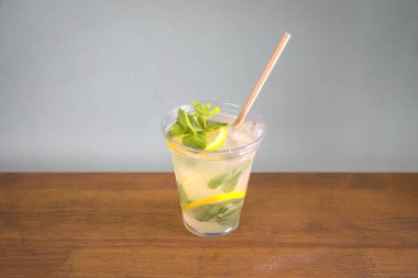 Lokantada yeni hazırlanmış içecek.