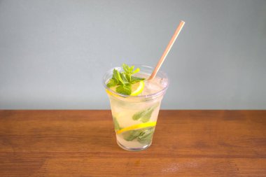 Lokantada yeni hazırlanmış içecek.