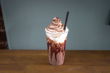 Lokantada yeni hazırlanmış içecek.