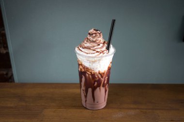 Lokantada yeni hazırlanmış içecek.