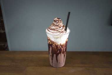 Lokantada yeni hazırlanmış içecek.