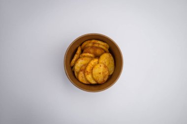 Yeni hazırlanmış yemek / yemek bir restoranda servis edilecek.