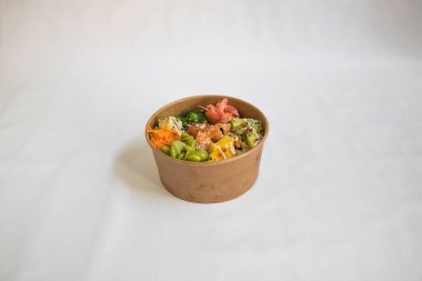 Yeni hazırlanmış yemek / yemek bir restoranda servis edilecek.