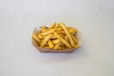 Yeni hazırlanmış yemek / yemek bir restoranda servis edilecek.