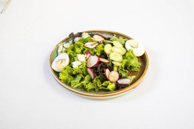 Yeni hazırlanmış yemek / yemek bir restoranda servis edilecek.