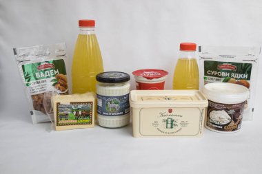 Yeni hazırlanmış yemek / yemek bir restoranda servis edilecek.