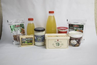 Yeni hazırlanmış yemek / yemek bir restoranda servis edilecek.