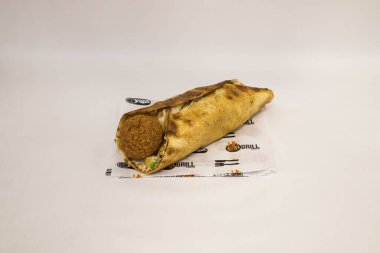 Yeni hazırlanmış yemek / yemek bir restoranda servis edilecek.